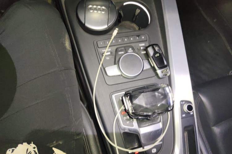 Used Audi A4L 2019 40 TFSI Fashion Version China V Gear Lever