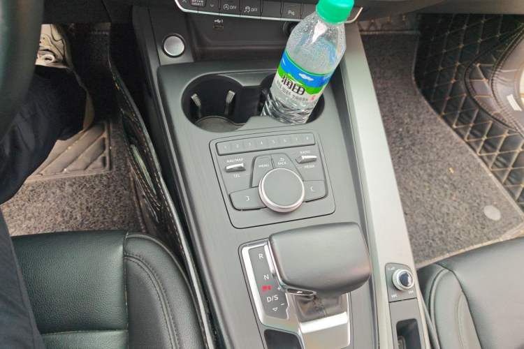Used Audi A4L 2019 40 TFSI Ambition Version China V Gear Lever