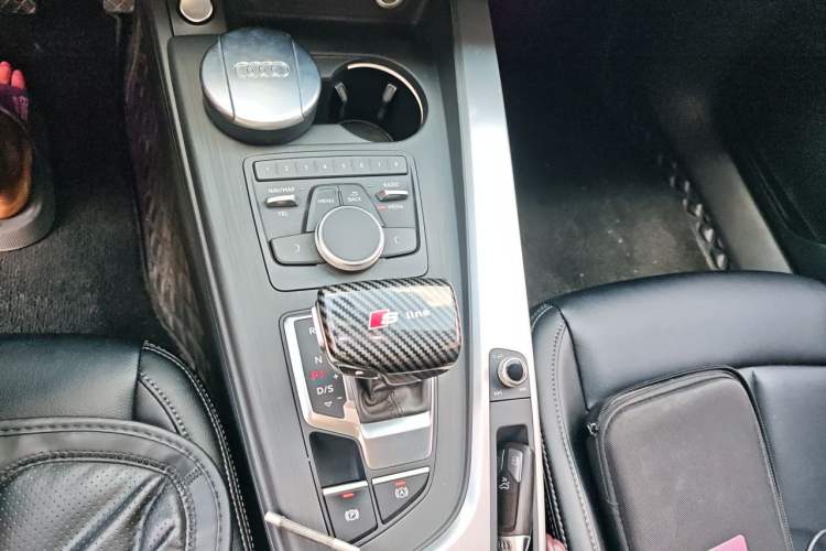 Used Audi A4L 2019 45 TFSI quattro Individual Sport Edition China V Gear Lever