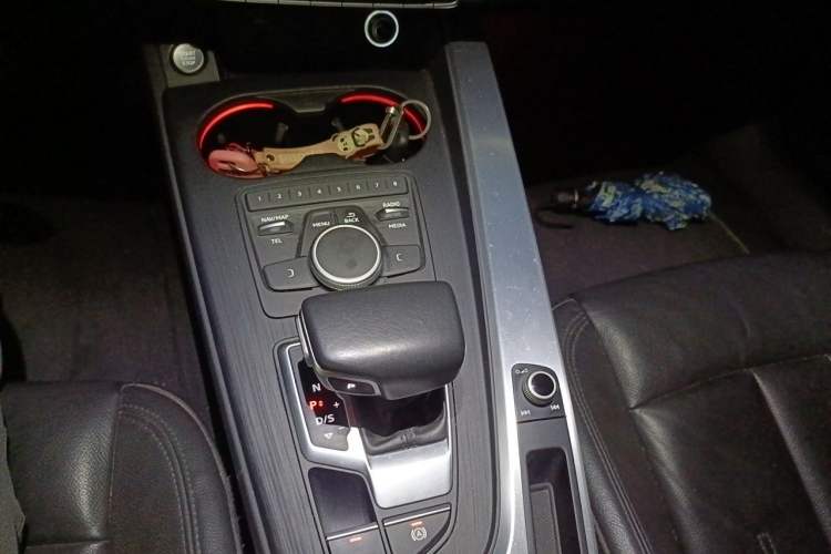 Used Audi A4L 2019 45 TFSI quattro Individual Sport Edition China V Gear Lever