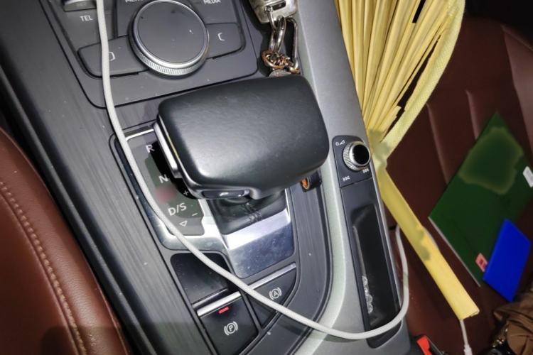 Used Audi A4L 2019 40 TFSI Ambition Version China V Gear Lever