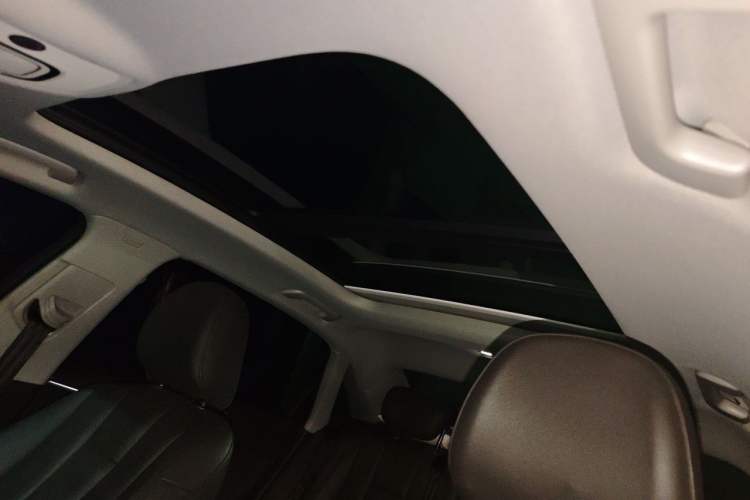 Used Audi A4L 2019 40 TFSI Ambition China VI Headliner