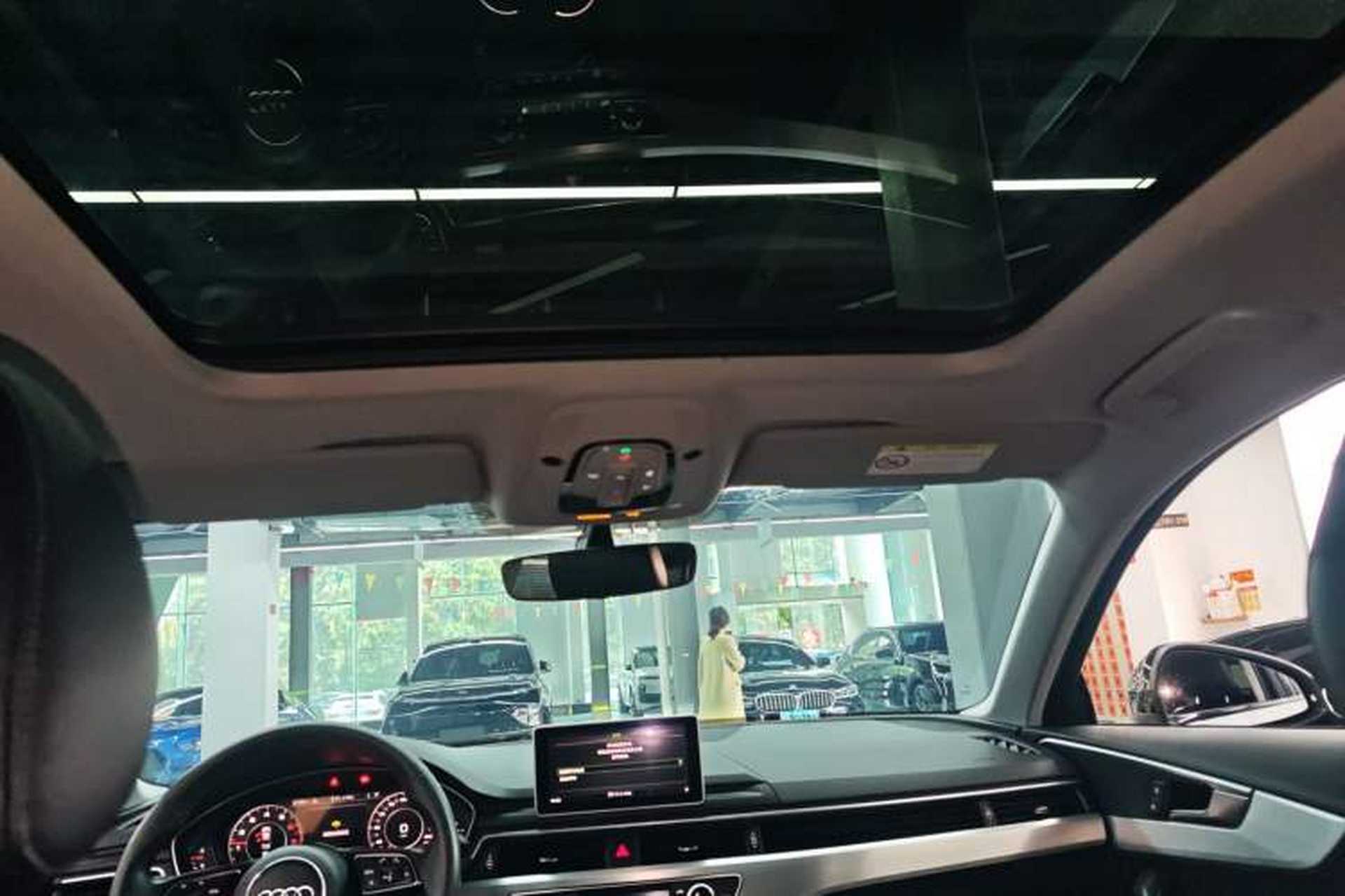 Used Audi A4L 2019 40 TFSI Fashion Edition China VI Emission Standard Headliner