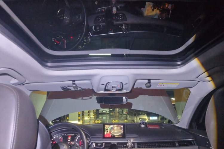 Used Audi A4L 2019 40 TFSI Ambition China VI Headliner