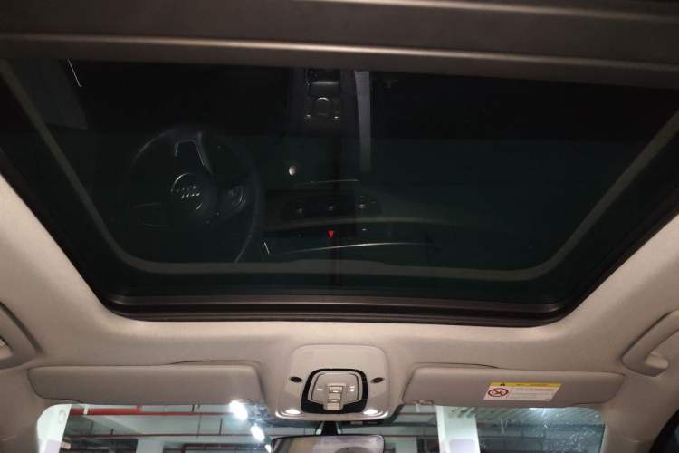 Used Audi A4L 2019 40 TFSI Ambition China VI Headliner