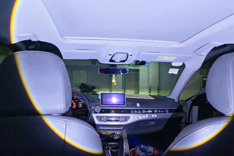 Used Audi A4L 2019 40 TFSI Fashion Edition China VI Emission Standard Headliner