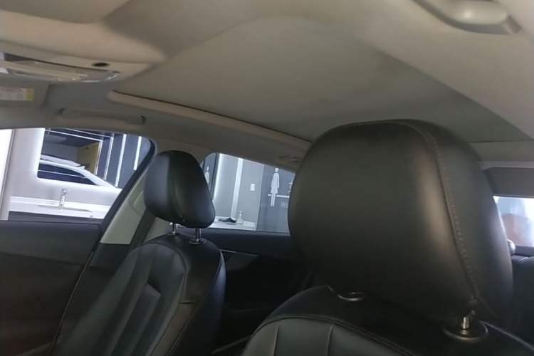 Used Audi A4L 2019 40 TFSI Ambition China VI Headliner