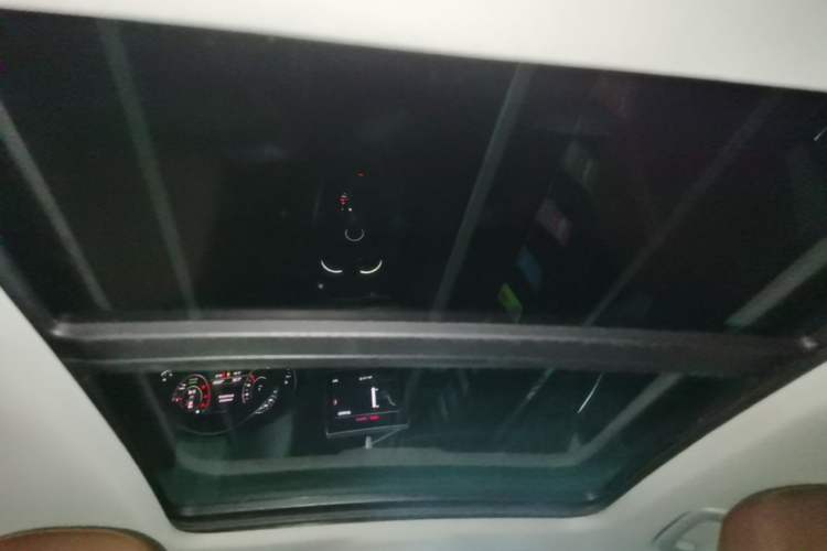 Used Audi A4L 2019 40 TFSI Fashion Edition China VI Emission Standard Headliner