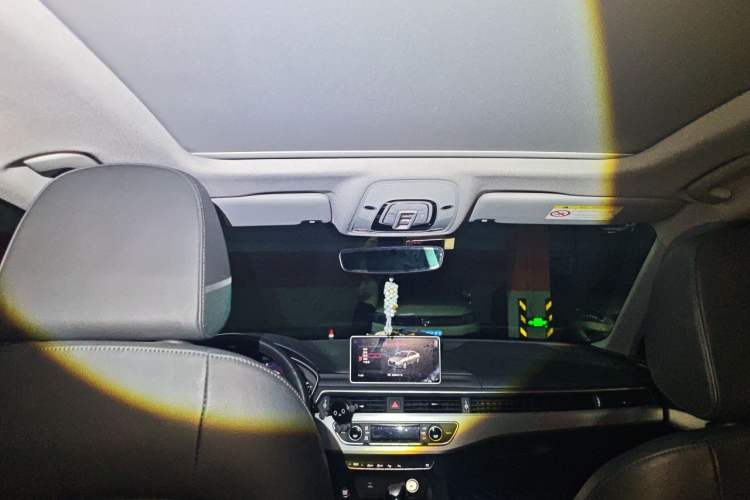Used Audi A4L 2019 40 TFSI Fashion Edition China VI Emission Standard Headliner
