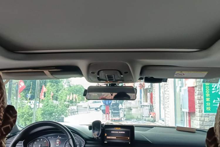 Used Audi A4L 2019 40 TFSI Ambition China VI Headliner