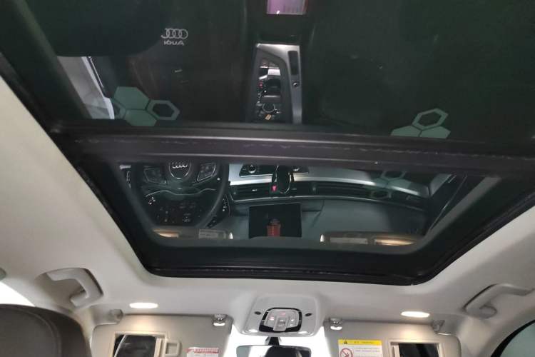 Used Audi A4L 2019 40 TFSI Fashion Version China V Headliner