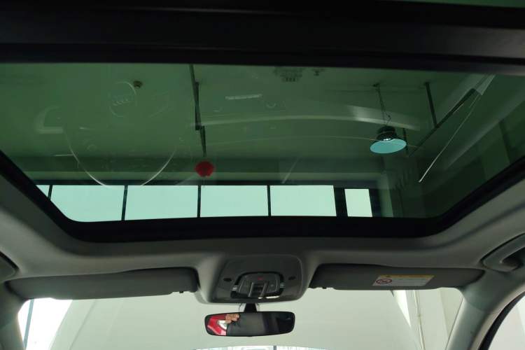 Used Audi A4L 2019 40 TFSI Fashion Edition China VI Emission Standard Headliner
