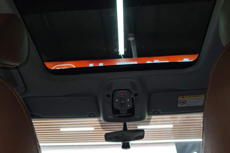 Used Audi A4L 2019 40 TFSI Fashion Edition China VI Emission Standard Headliner