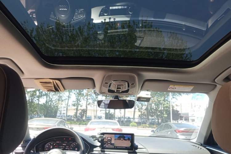 Used Audi A4L 2019 40 TFSI Fashion Edition China VI Emission Standard Headliner