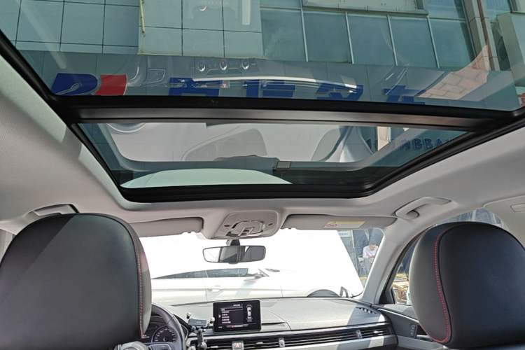 Used Audi A4L 2019 40 TFSI Ambition China VI Headliner