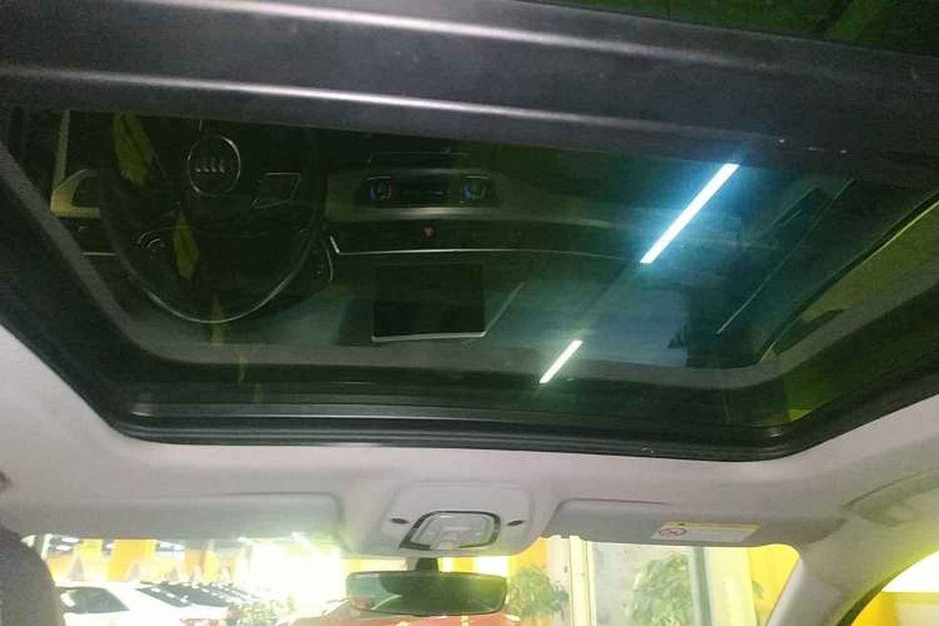 Used Audi A4L 2019 40 TFSI Fashion Edition China VI Emission Standard Headliner