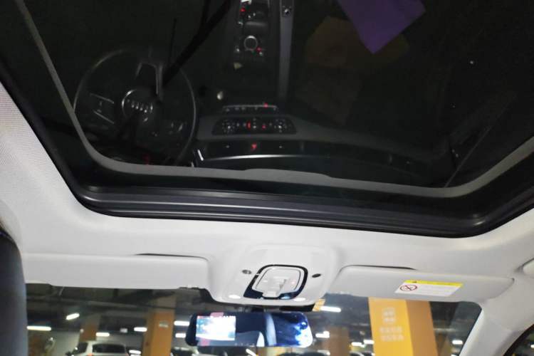 Used Audi A4L 2019 40 TFSI Ambition China VI Headliner