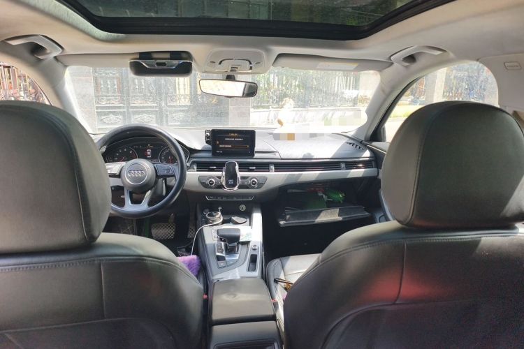 Used Audi A4L 2019 40 TFSI Ambition China VI Headliner