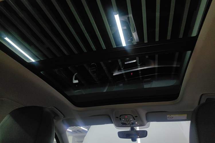 Used Audi A4L 2019 40 TFSI Fashion Edition China VI Emission Standard Headliner