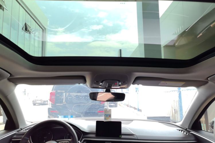 Used Audi A4L 2019 40 TFSI Ambition China VI Headliner
