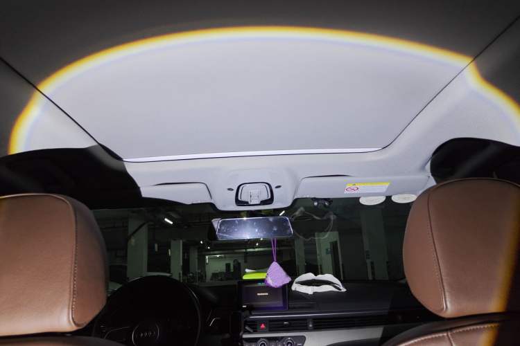 Used Audi A4L 2019 40 TFSI Ambition China VI Headliner