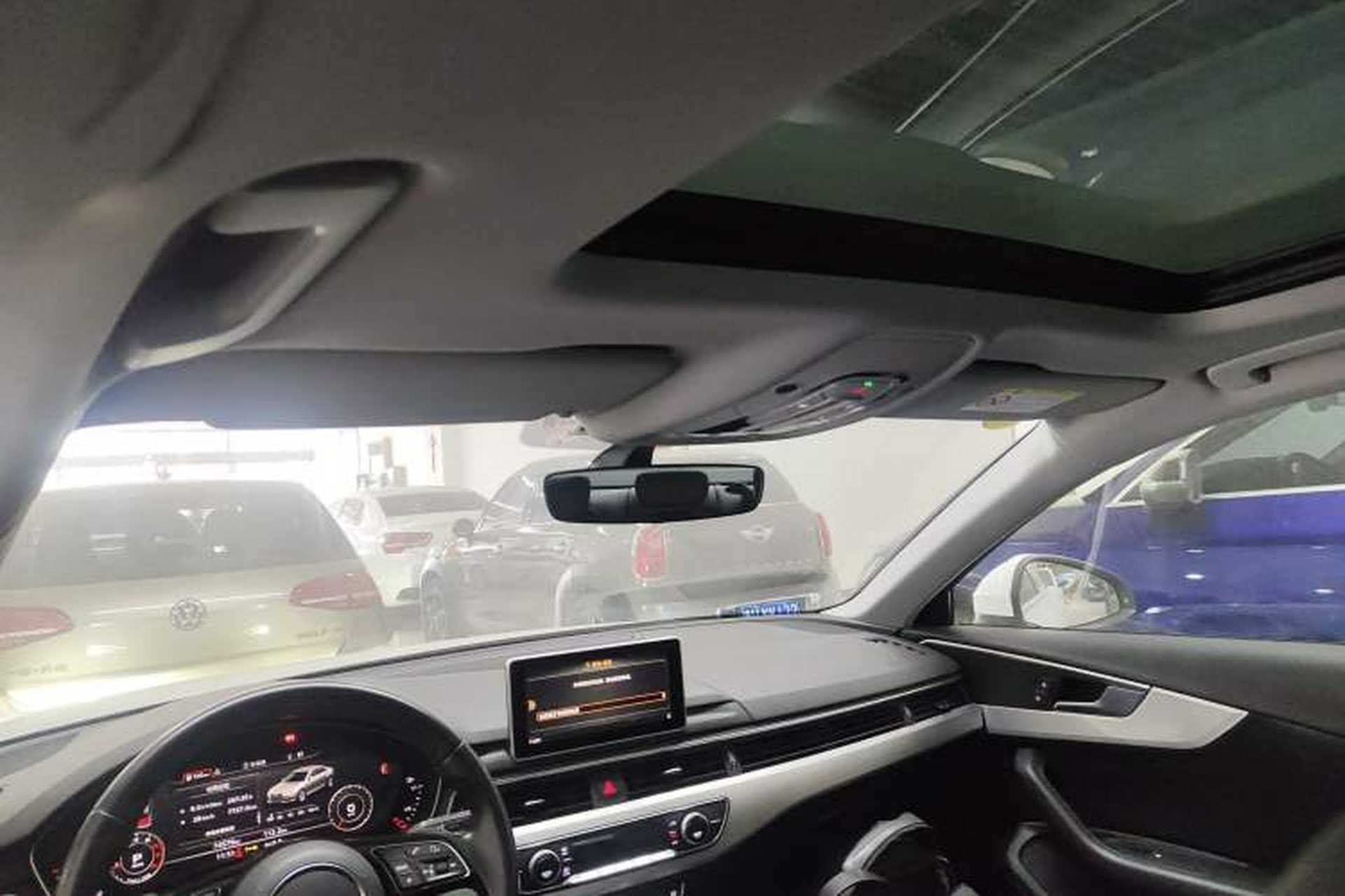 Used Audi A4L 2019 40 TFSI Fashion Edition China VI Emission Standard Headliner