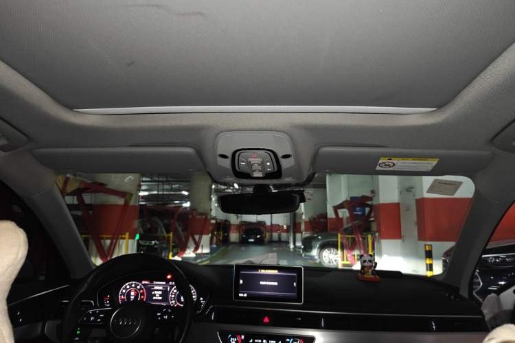 Used Audi A4L 2019 40 TFSI Fashion Edition China VI Emission Standard Headliner