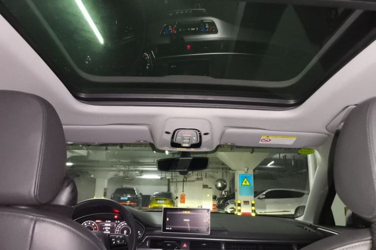 Used Audi A4L 2019 40 TFSI Sporty Version China VI Headliner