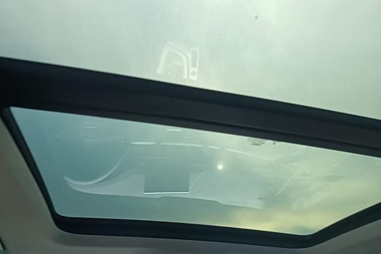 Used Audi A4L 2019 40 TFSI Fashion Edition China VI Emission Standard Headliner