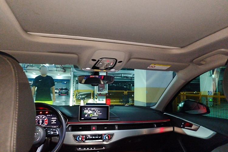 Used Audi A4L 2019 40 TFSI Fashion Edition China VI Emission Standard Headliner