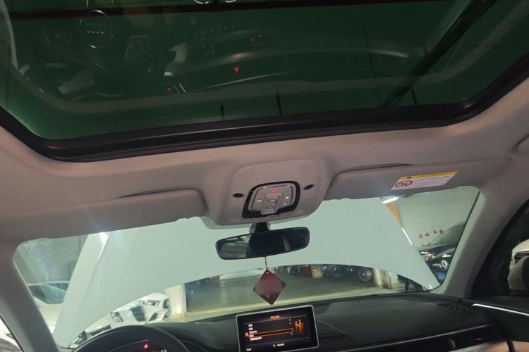 Used Audi A4L 2019 40 TFSI Fashion Edition China VI Emission Standard Headliner