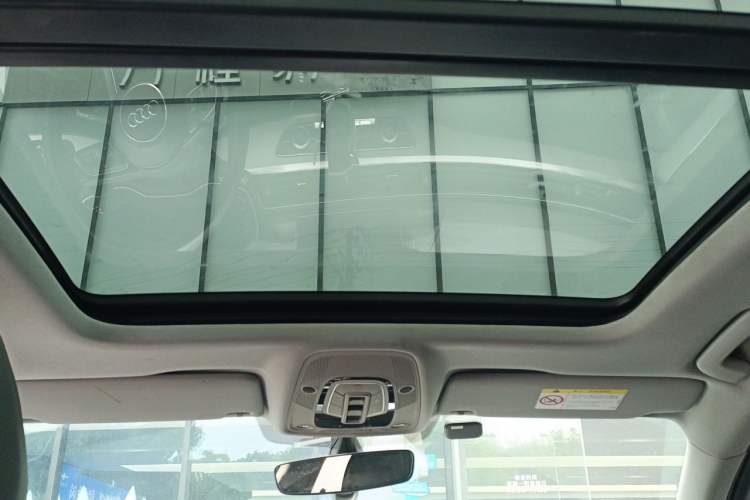 Used Audi A4L 2019 40 TFSI Fashion Edition China VI Emission Standard Headliner