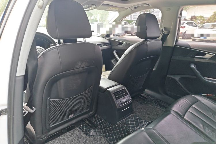 Used Audi A4L 2019 40 TFSI Fashion Edition China VI Emission Standard Headliner
