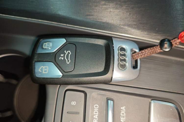 Used Audi A4L 2019 40 TFSI Fashion Edition China VI Emission Standard Interior 1