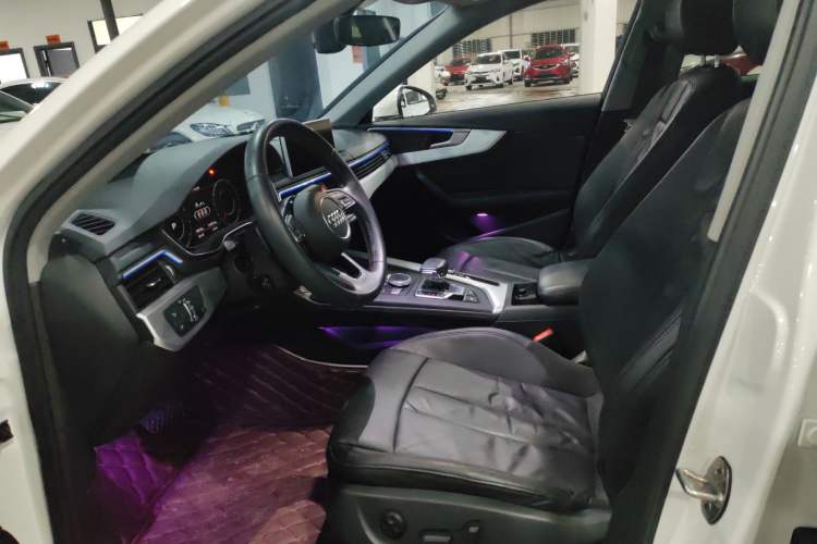 Used Audi A4L 2019 40 TFSI Fashion Edition China VI Emission Standard Interior 1