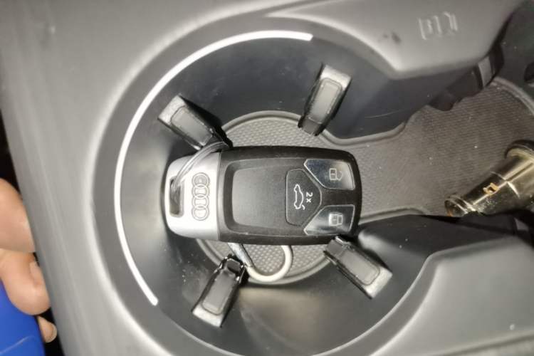 Used Audi A4L 2019 40 TFSI Fashion Edition China VI Emission Standard Interior 1