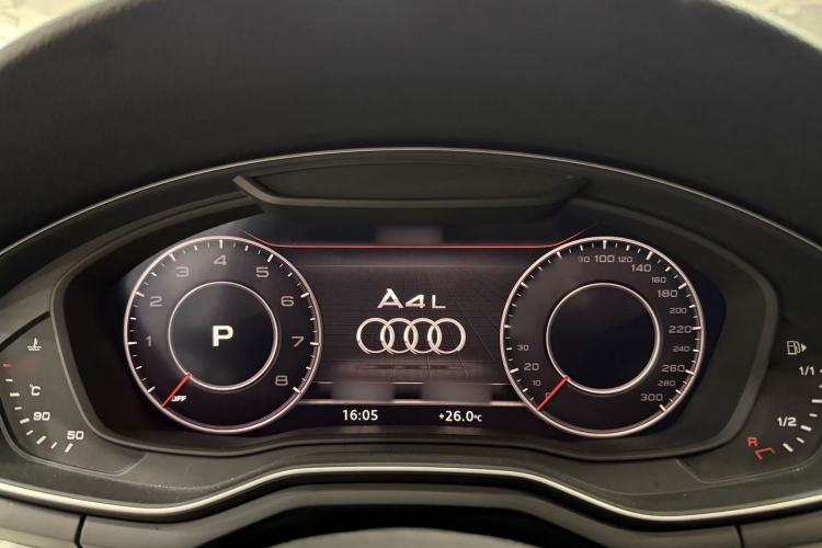 Used Audi A4L 2019 40 TFSI Fashion Edition China VI Emission Standard Interior 1