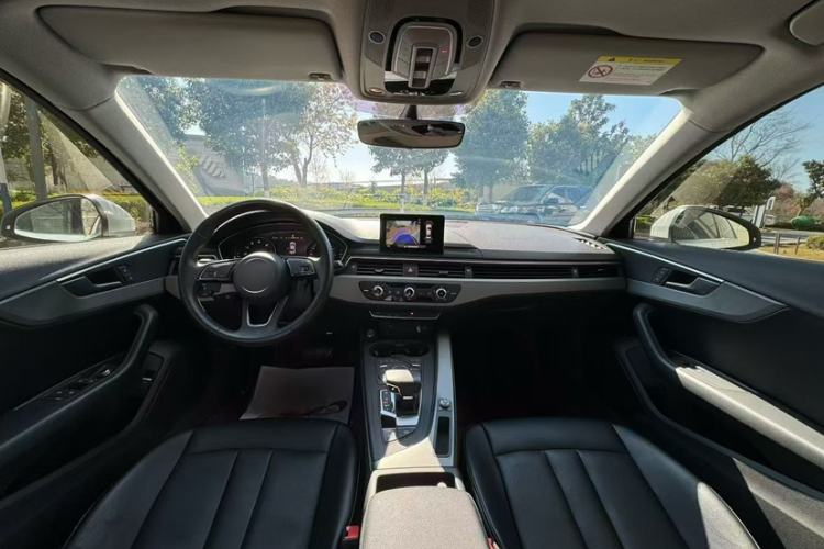Used Audi A4L 2019 40 TFSI Ambition China VI Interior 1