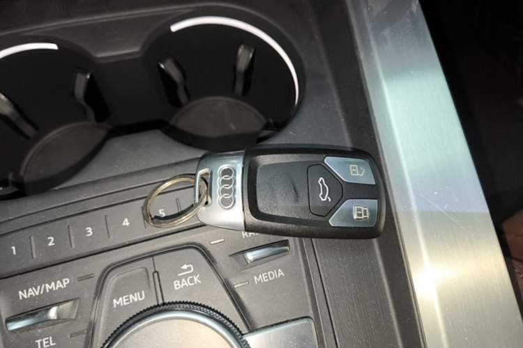 Used Audi A4L 2019 40 TFSI Fashion Version China V Interior 1