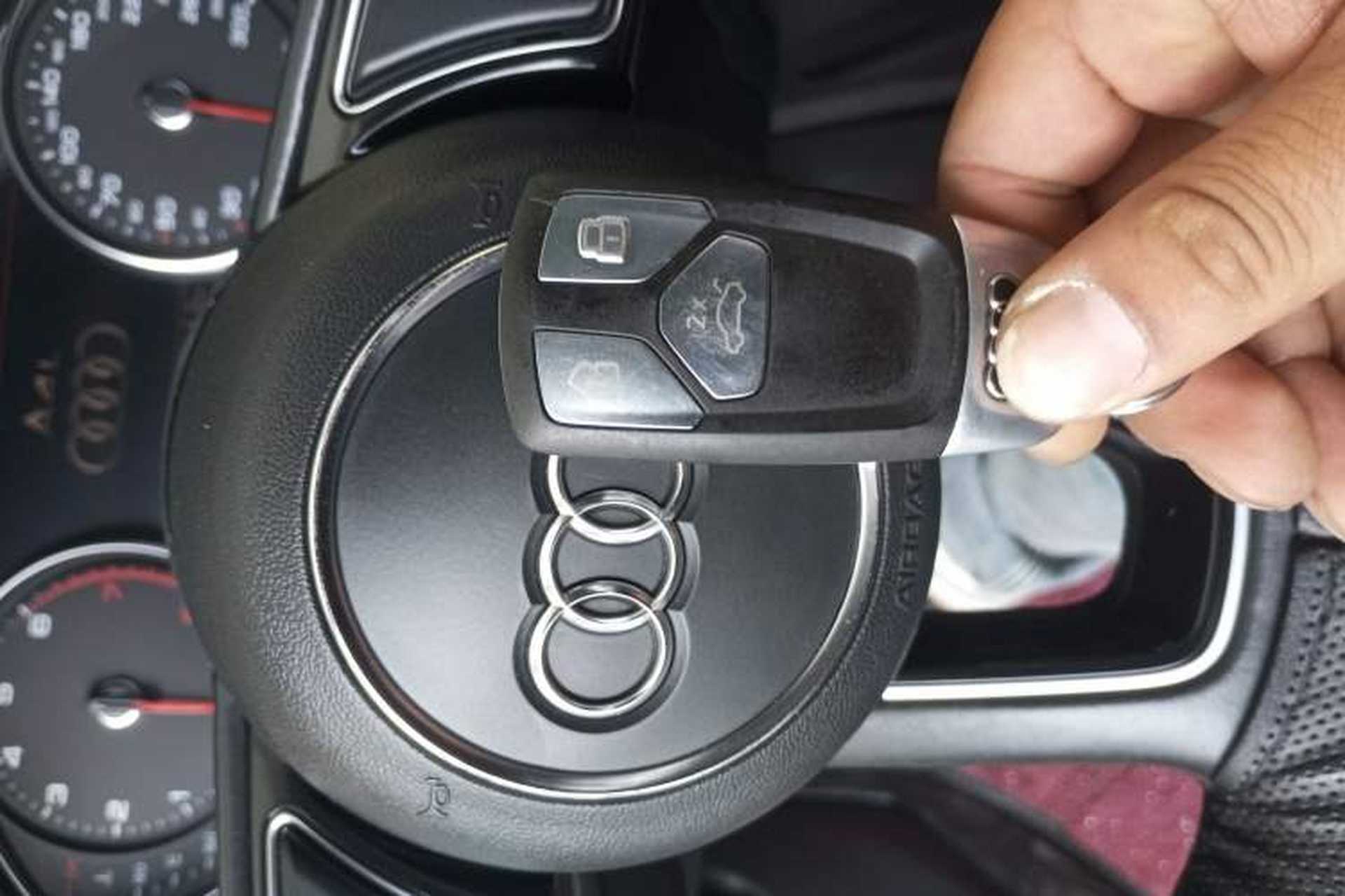 Used Audi A4L 2019 40 TFSI Ambition China VI Interior 1