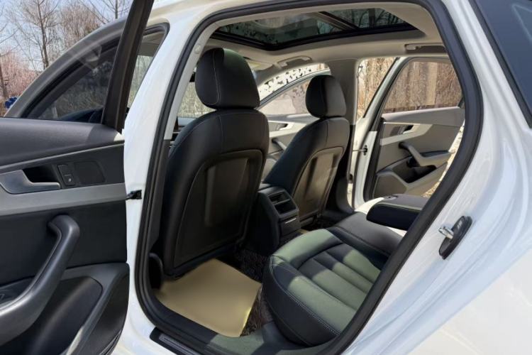 Used Audi A4L 2019 40 TFSI Ambition China VI Interior 1