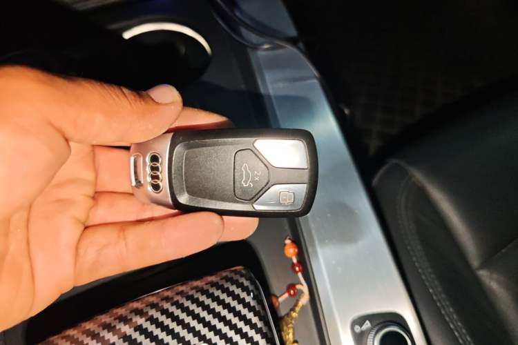 Used Audi A4L 2019 40 TFSI Fashion Edition China VI Emission Standard Interior 1
