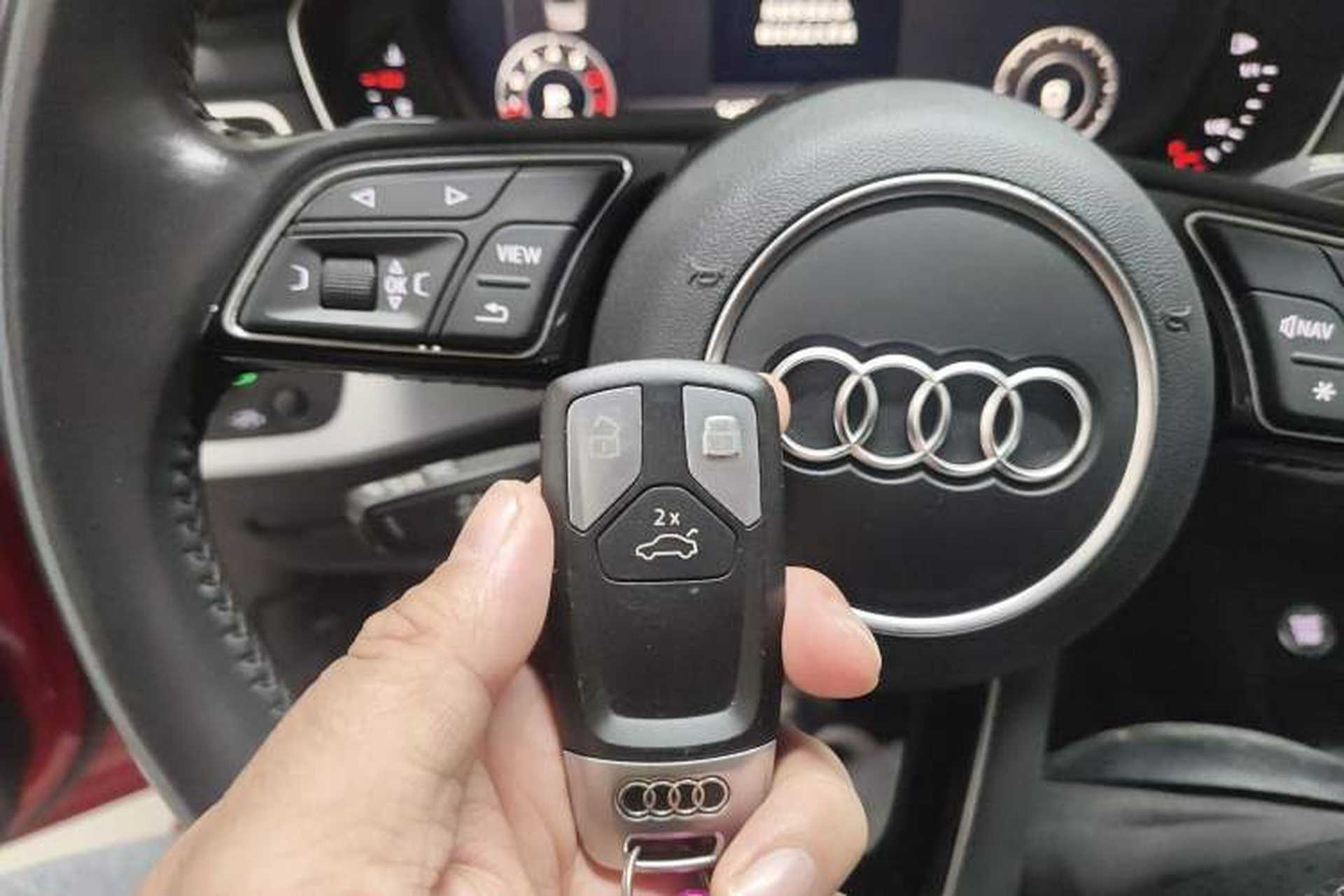 Used Audi A4L 2019 40 TFSI Fashion Edition China VI Emission Standard Interior 1
