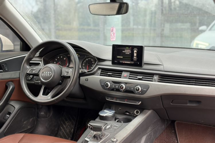 Used Audi A4L 2019 40 TFSI Ambition China VI Interior 1