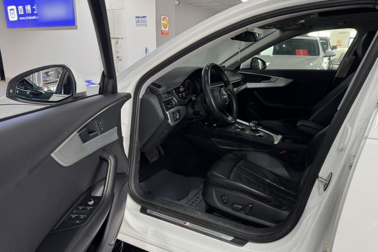Used Audi A4L 2019 40 TFSI Fashion Edition China VI Emission Standard Interior 1