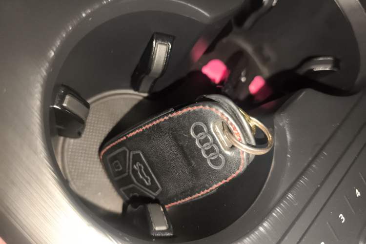 Used Audi A4L 2019 40 TFSI Ambition China VI Interior 1