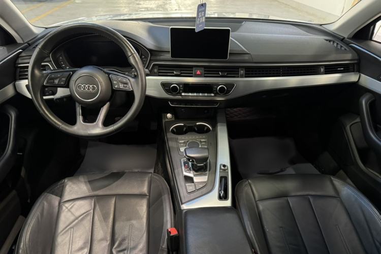 Used Audi A4L 2019 40 TFSI Fashion Edition China VI Emission Standard Interior 1