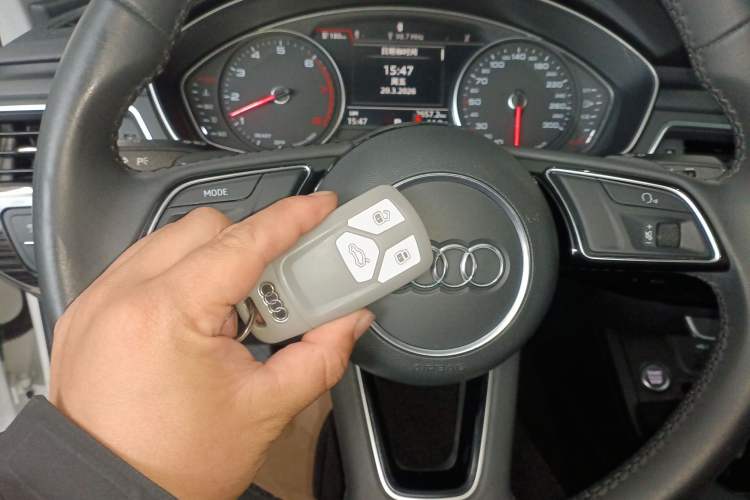 Used Audi A4L 2019 35 TFSI Ambition China VI Interior 1
