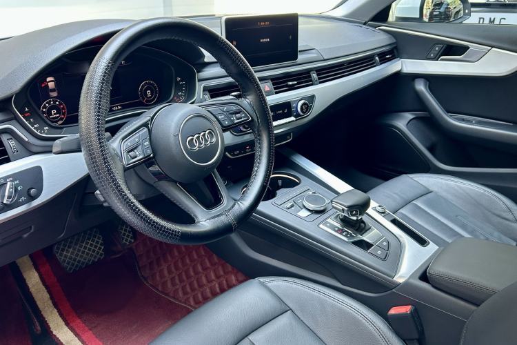 Used Audi A4L 2019 40 TFSI Fashion Edition China VI Emission Standard Interior 1