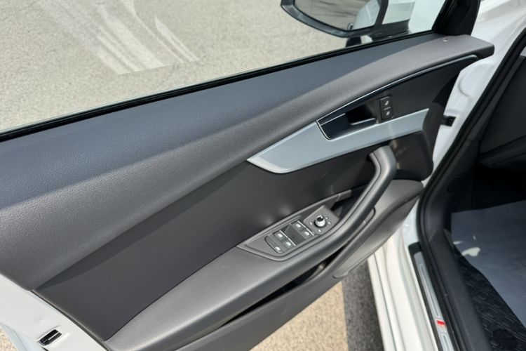 Used Audi A4L 2019 40 TFSI Fashion Edition China VI Emission Standard Interior 10